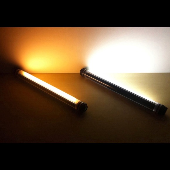 Portable LED Recharging Light /Powerbank - Picture 3 of 4